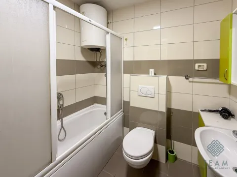 Izdavanje, dvosoban stan, 75m², City Kvart, Podgorica - image 8