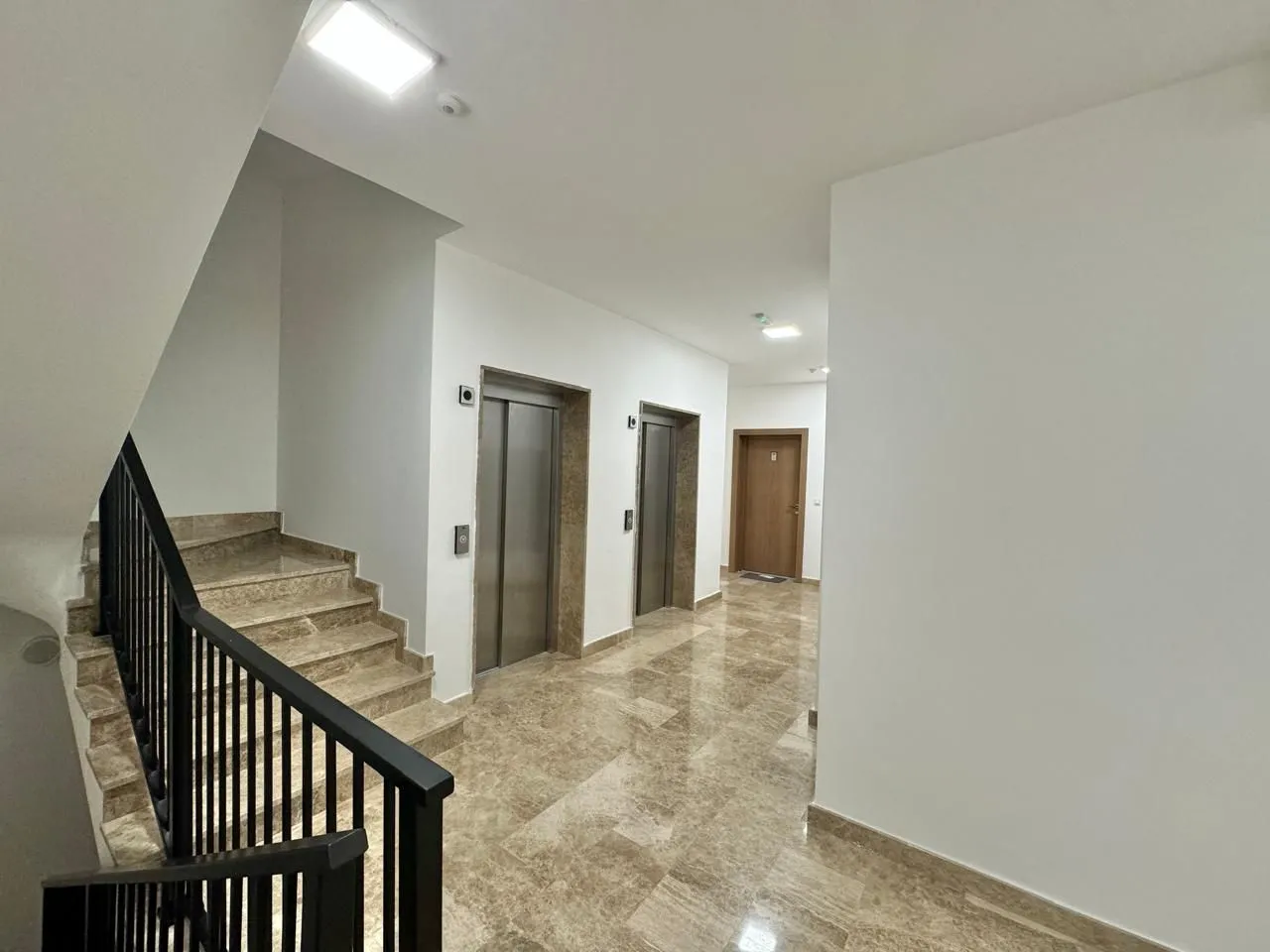 Prodaja, dvosoban stan, 85m², Bečići, Budva