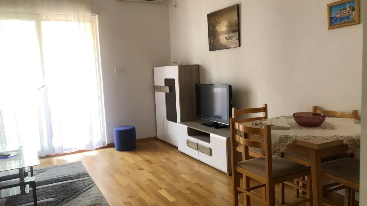 Izdavanje, jednosoban stan, 33m², City Kvart, Podgorica