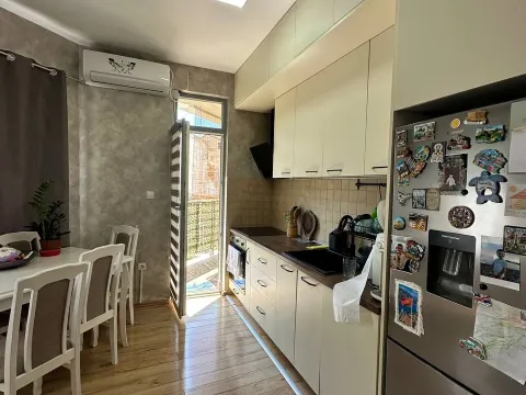 Sale, two bedroom apartment, 58m², Bečići, Budva - image 2
