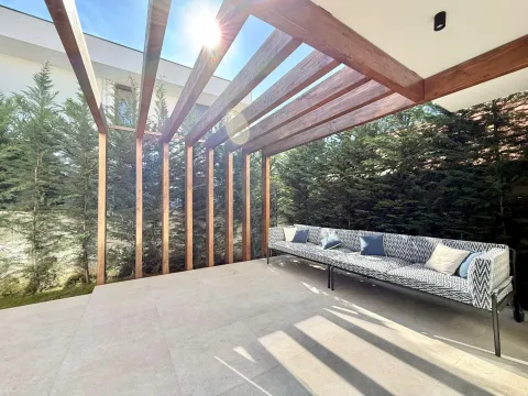 Prodaja, kuća, 250m², Gornja Gorica, Podgorica - image 9