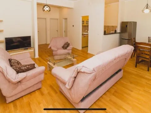 Prodaja, dvosoban stan, 78m², Budva, Crna Gora - image 1