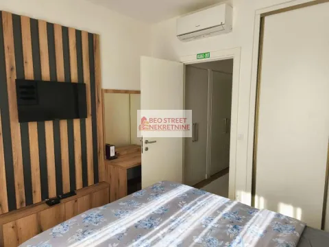 Izdavanje, trosoban stan, 87m², Savski Venac, Beograd - image 5