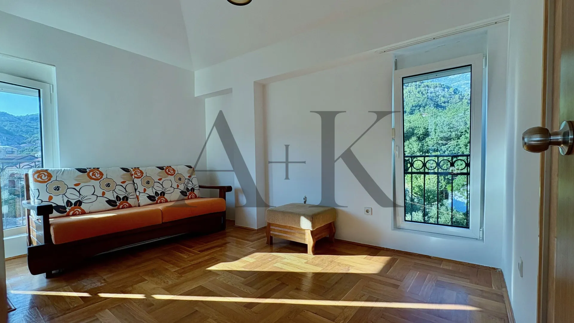 Sale, three bedroom apartment, 100m², Podmaine, Budva