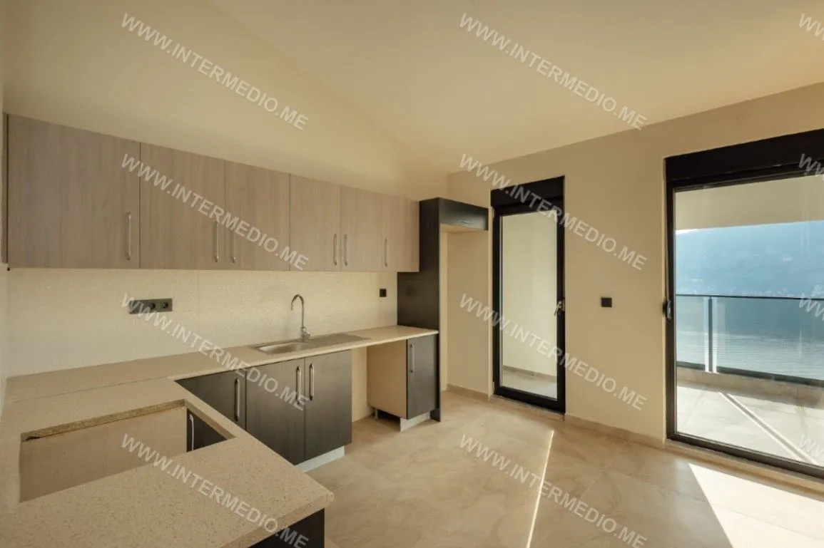 Prodaja, dvosoban stan, 87m², Topla, Herceg Novi