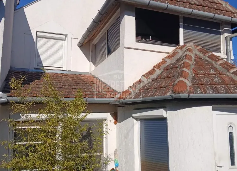 Prodaja, kuća, 126m², Gat, Subotica