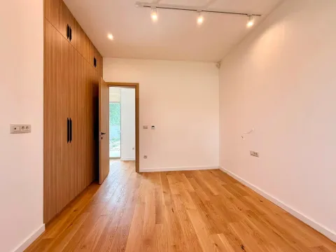 Prodaja, kuća, 296m², Begovina, Danilovgrad - image 10