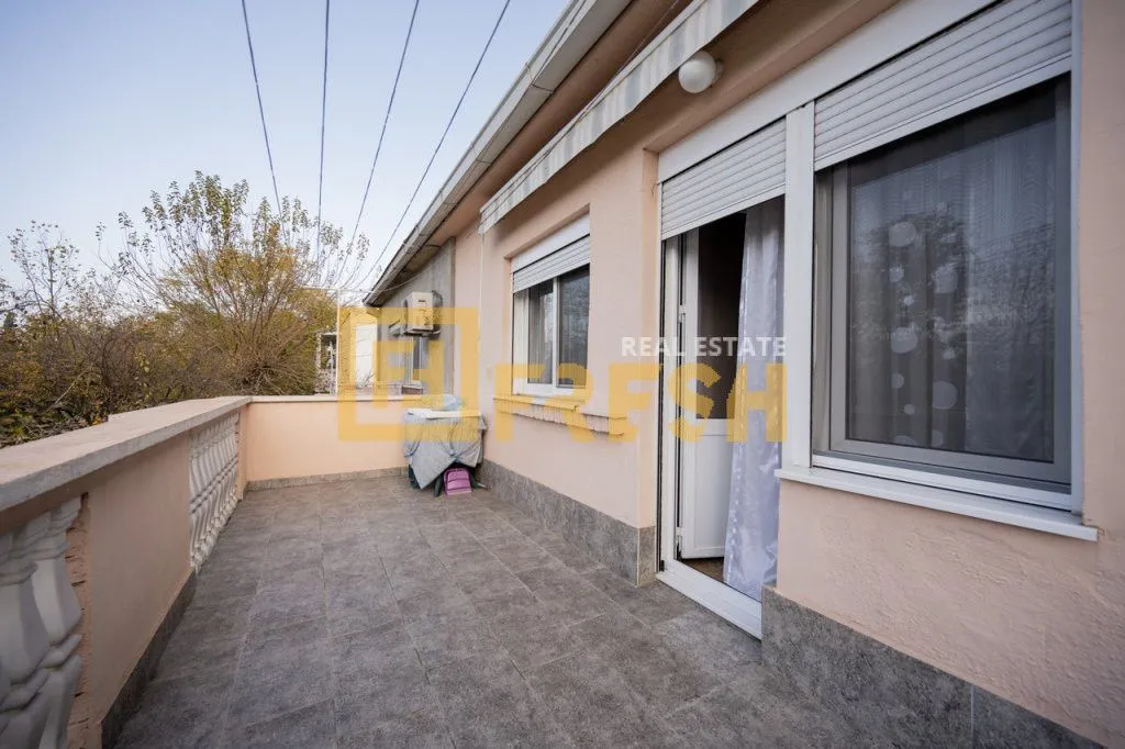 Prodaja, kuća, 140m², Pobrežje, Podgorica