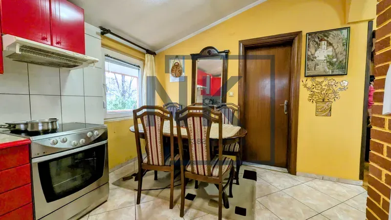 Prodaja, kuća, 240m², Zagorič, Podgorica