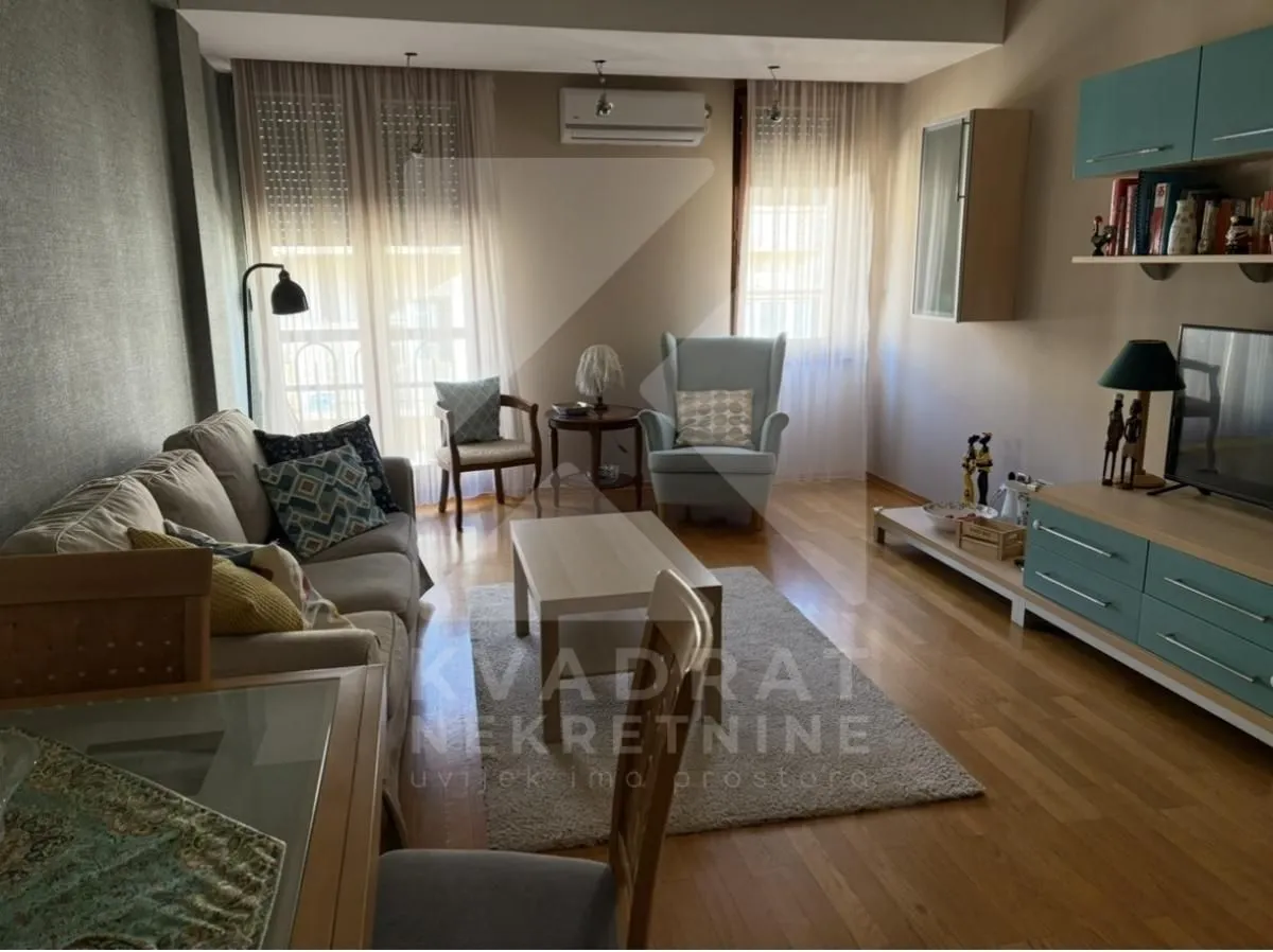 Izdavanje, jednosoban stan, 45m², Centar, Podgorica