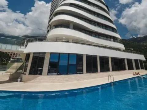 Sale, one bedroom apartment, 44m², Bečići, Budva - image 1