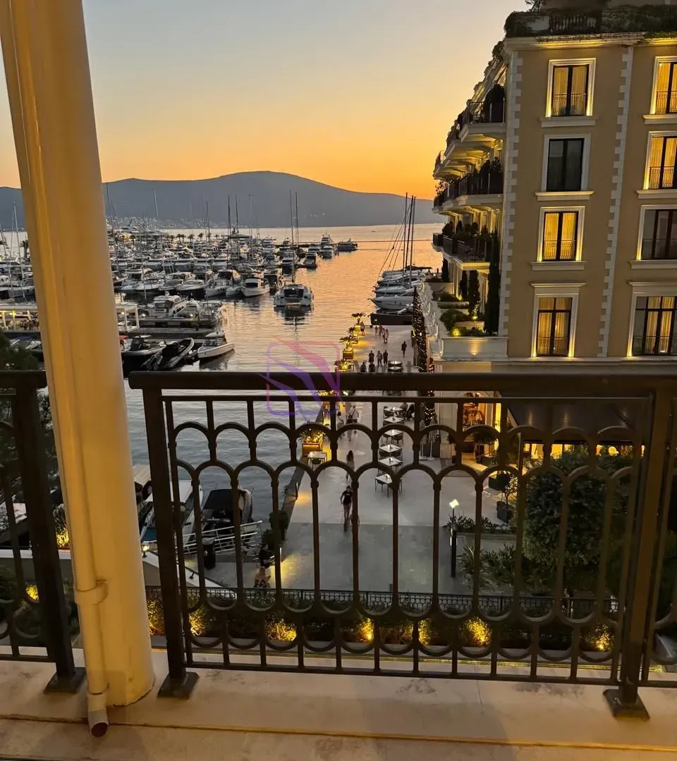 Rent, four bedroom apartment, 240m², Porto Montenegro, Tivat