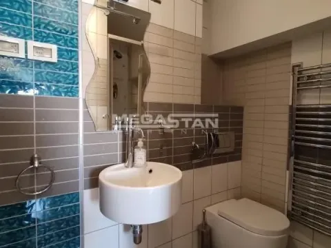 Izdavanje, četvorosoban stan, 112m², Vračar Centar, Vračar Sve Podlokacije - image 17