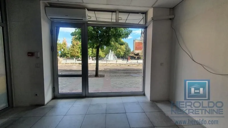 Izdavanje, poslovni prostor, 315m², Centar, Jagodina