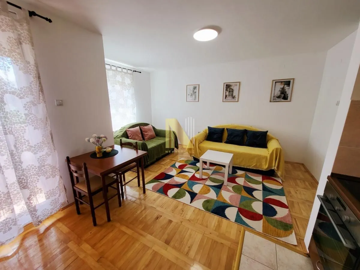 Izdavanje, garsonjera, 29m², Salajka, Novi Sad Sve Podlokacije