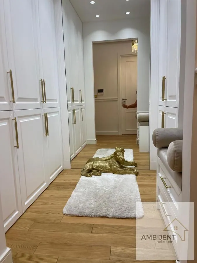 Sale, four bedroom apartment, 175m², Savski Venac, Beograd
