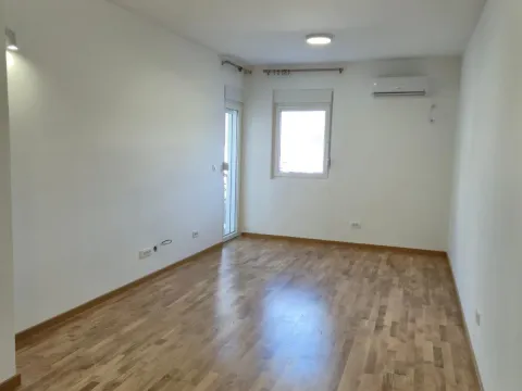 Rent, one bedroom apartment, 43m², Zagorič, Podgorica - image 4