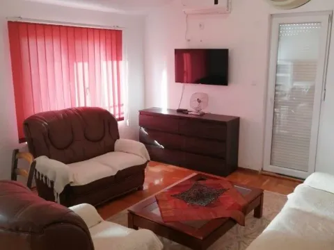 Rent, one bedroom apartment, 53m², Lazi, Budva - image 2