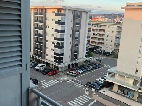 Izdavanje, jednosoban stan, 43m², City Kvart, Podgorica - image 10