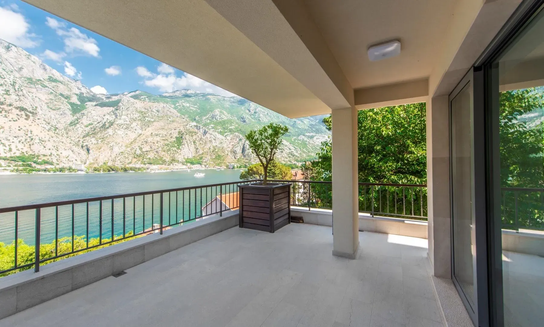 Sale, apartment, 510m², Muo, Kotor