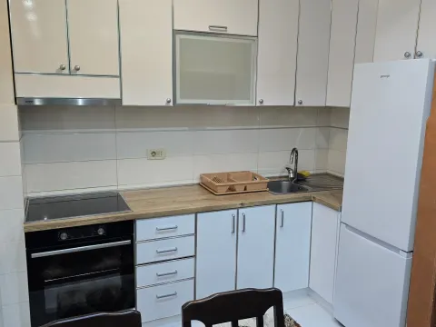 Prodaja, jednosoban stan, 40m², Stari Aerodrom, Podgorica - image 3