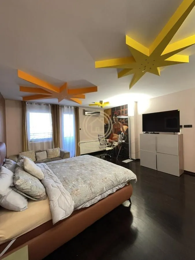 Izdavanje, stan, 310m², Grbavica, Novi Sad Sve Podlokacije