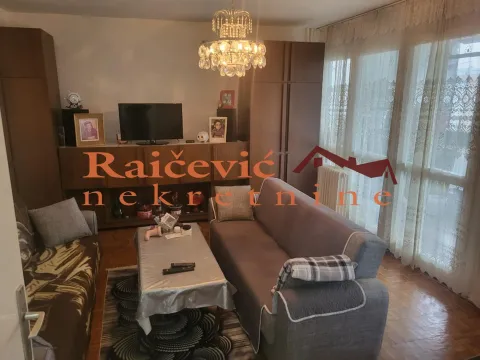 Stan in Zvezdara Sve Podlokacije