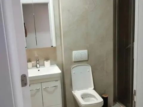 Izdavanje, garsonjera, 34m², Šušanj, Bar - image 8