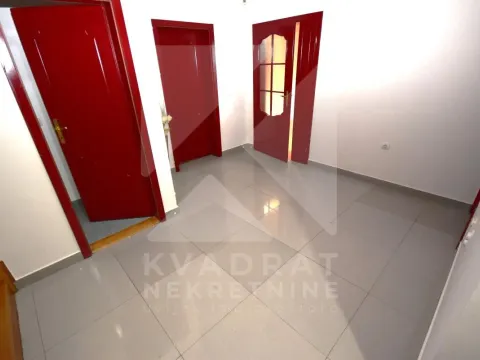 Prodaja, kuća, 370m², Zabjelo, Podgorica - image 21