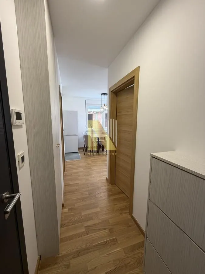 Izdavanje, jednosoban stan, 40m², Bulevar Evrope, Novi Sad Sve Podlokacije