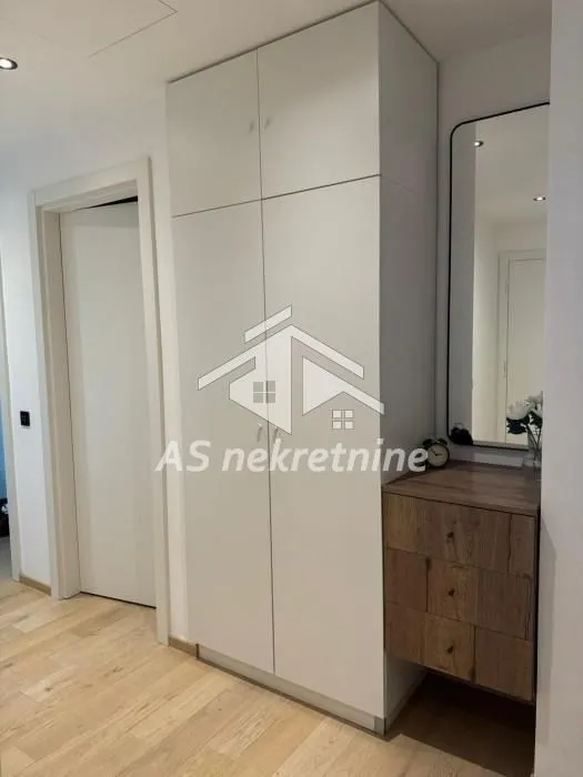 Izdavanje, trosoban stan, 69m², Stari Grad, Beograd