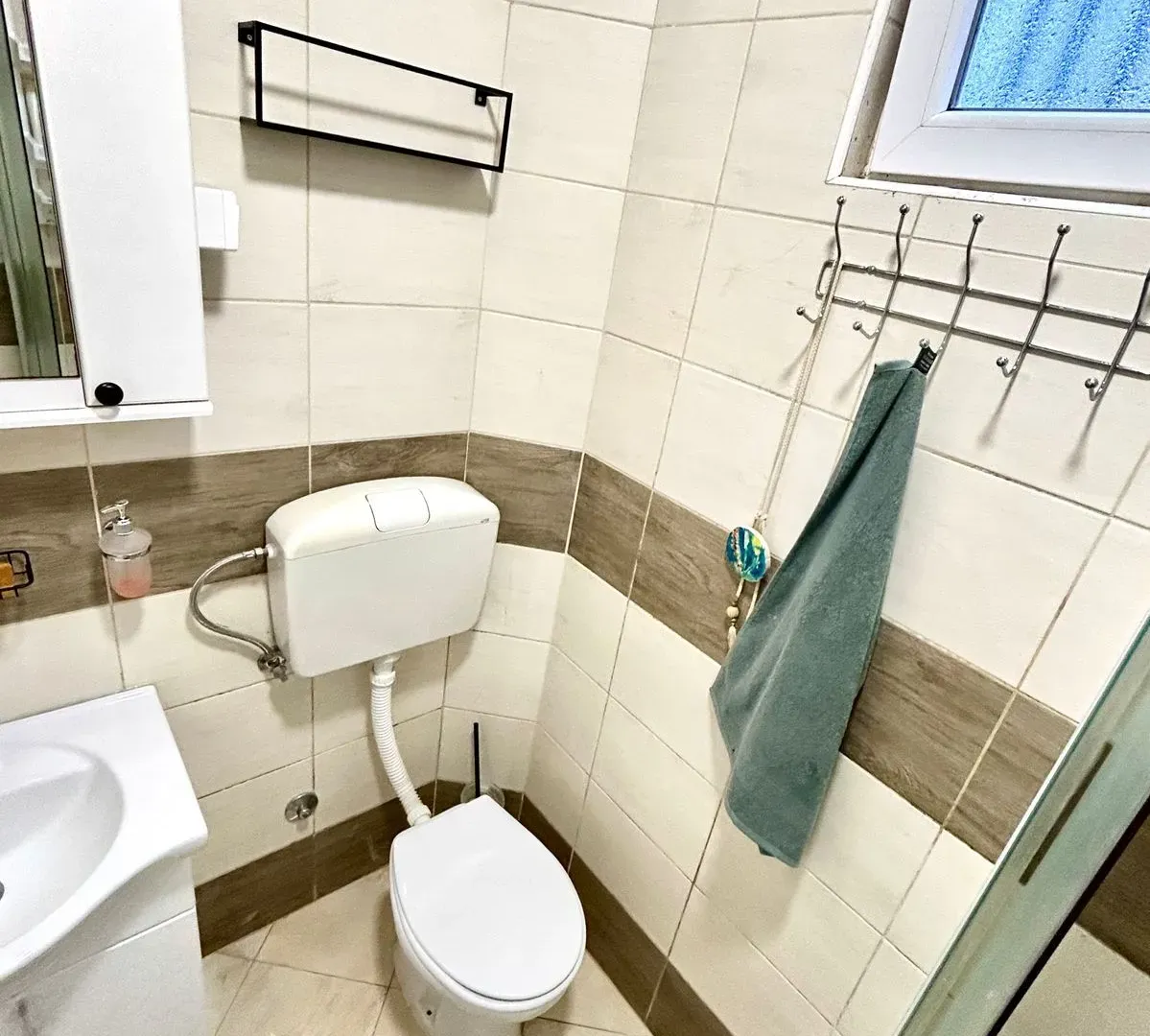 Izdavanje, jednosoban stan, 40m², Zlatica, Podgorica