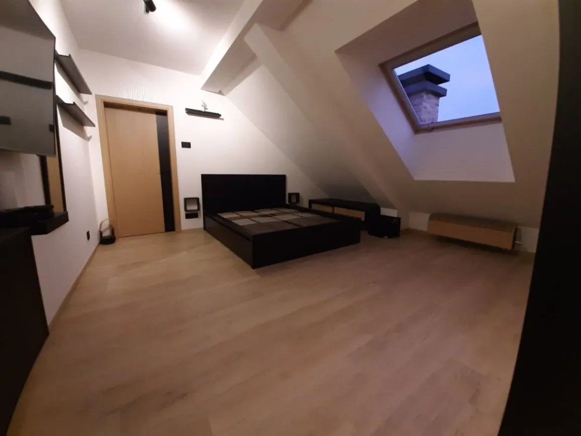 Prodaja, trosoban stan, 240m², Centar, Novi Sad