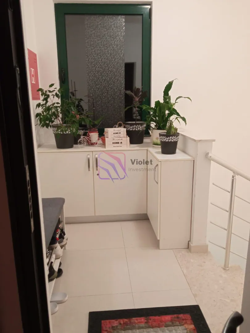 Prodaja, trosoban stan, 101m², Dub, Kotor