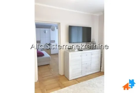 Izdavanje, trosoban stan, 72m², Savski Venac, Beograd - image 7
