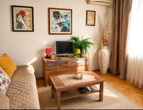 Prodaja, garsonjera, 30m², Gintaš, Podgorica - image 1