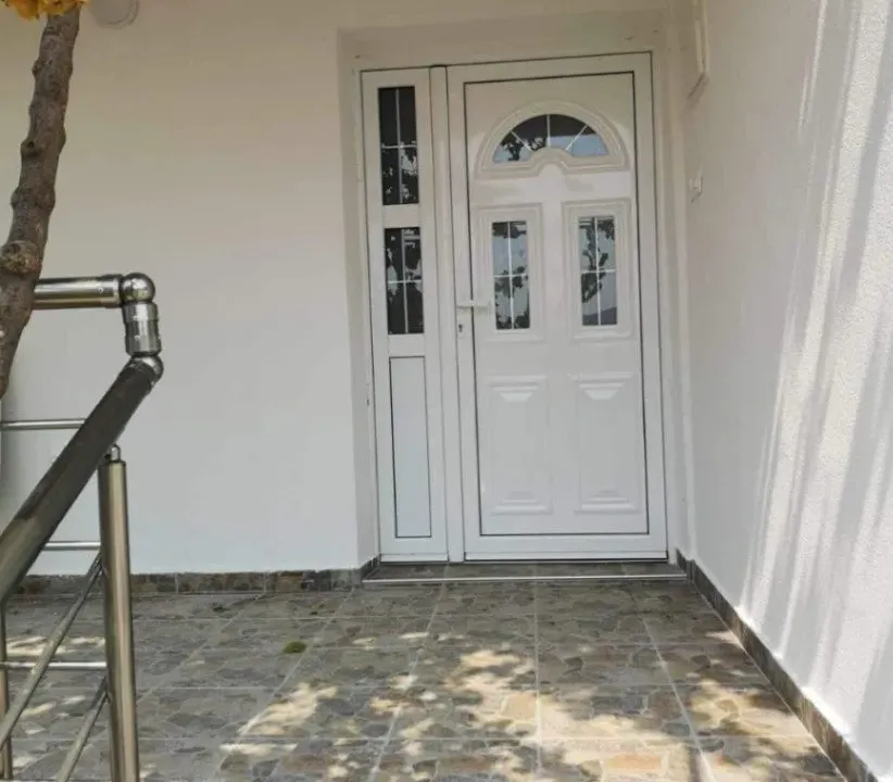 Izdavanje, kuća, 72m², Ilino, Bar