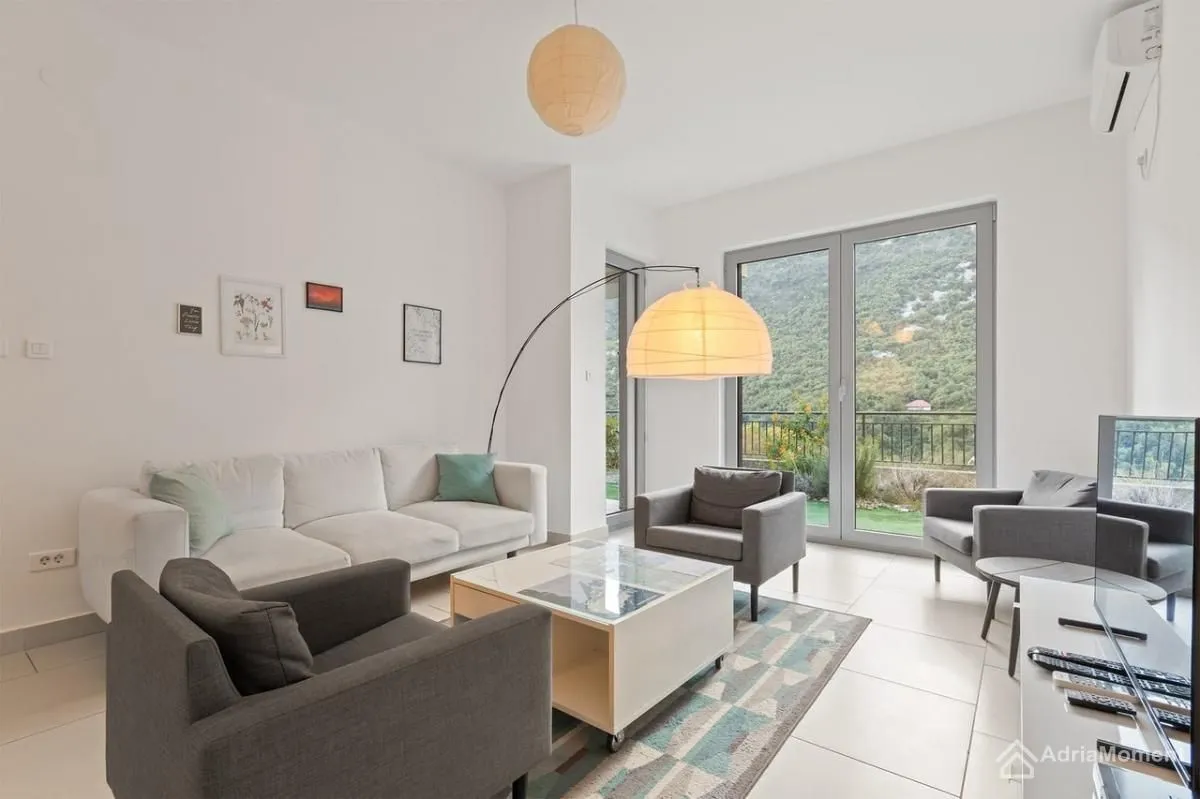 Prodaja, trosoban stan, 97m², Morinj, Kotor