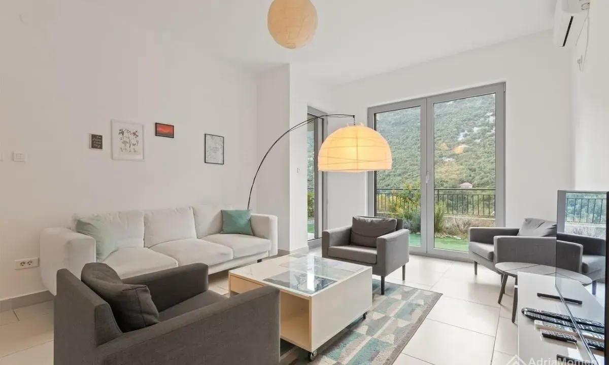 Prodaja, trosoban stan, 97m², Morinj, Kotor