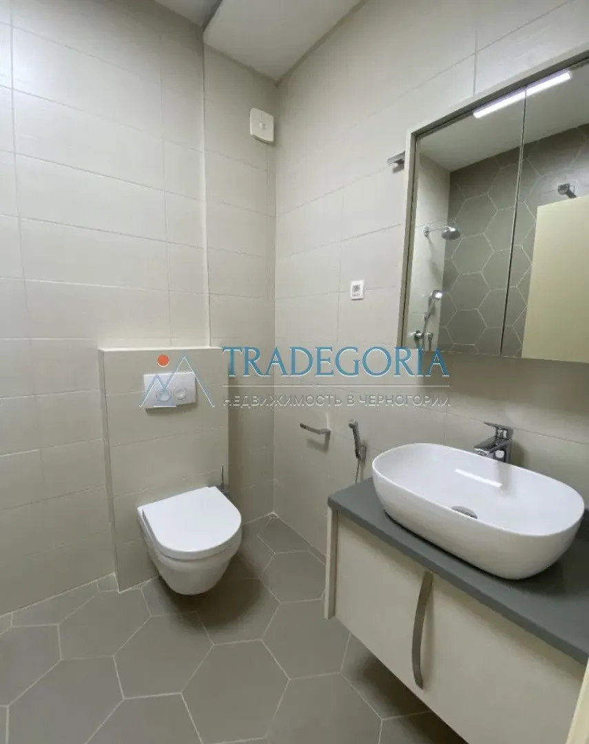 Prodaja, dvosoban stan, 120m², Dobrota, Kotor