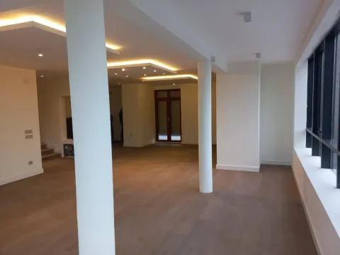 Izdavanje, četvorosoban stan, 155m², Savski Venac, Beograd - image 17