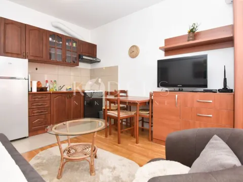 Izdavanje, garsonjera, 25m², Ljubović, Podgorica - image 1