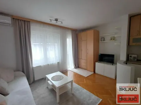 Izdavanje, garsonjera, 25m², Centar, Novi Sad - image 2
