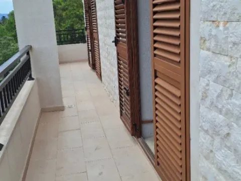 Izdavanje, trosoban stan, 107m², Mažina, Tivat - image 13