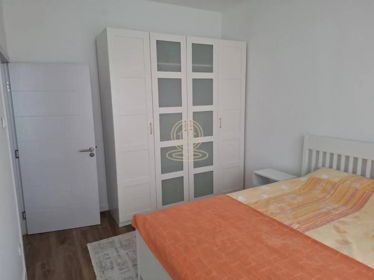 Izdavanje, dvosoban stan, 40m², Čubura, Beograd