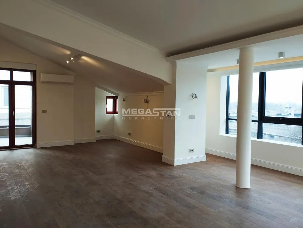 Izdavanje, četvorosoban stan, 173m², Savski Venac, Beograd