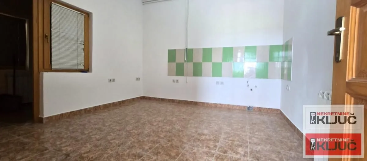 Izdavanje, poslovni prostor, 60m², Futog, Novi Sad Sve Podlokacije