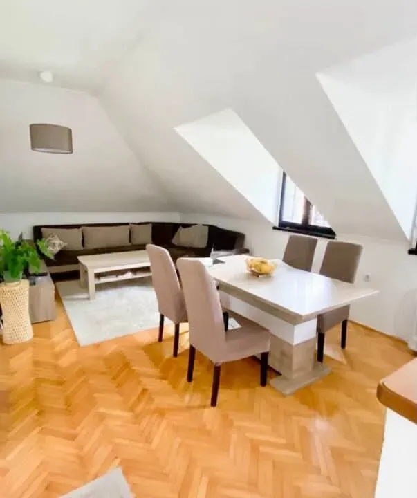 Sale, one bedroom apartment, 56m², Centar, Cetinje