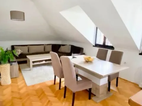 Sale, one bedroom apartment, 56m², Centar, Cetinje