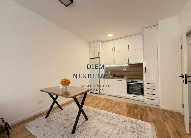 Izdavanje, dvosoban stan, 70m², Stari Aerodrom, Podgorica
